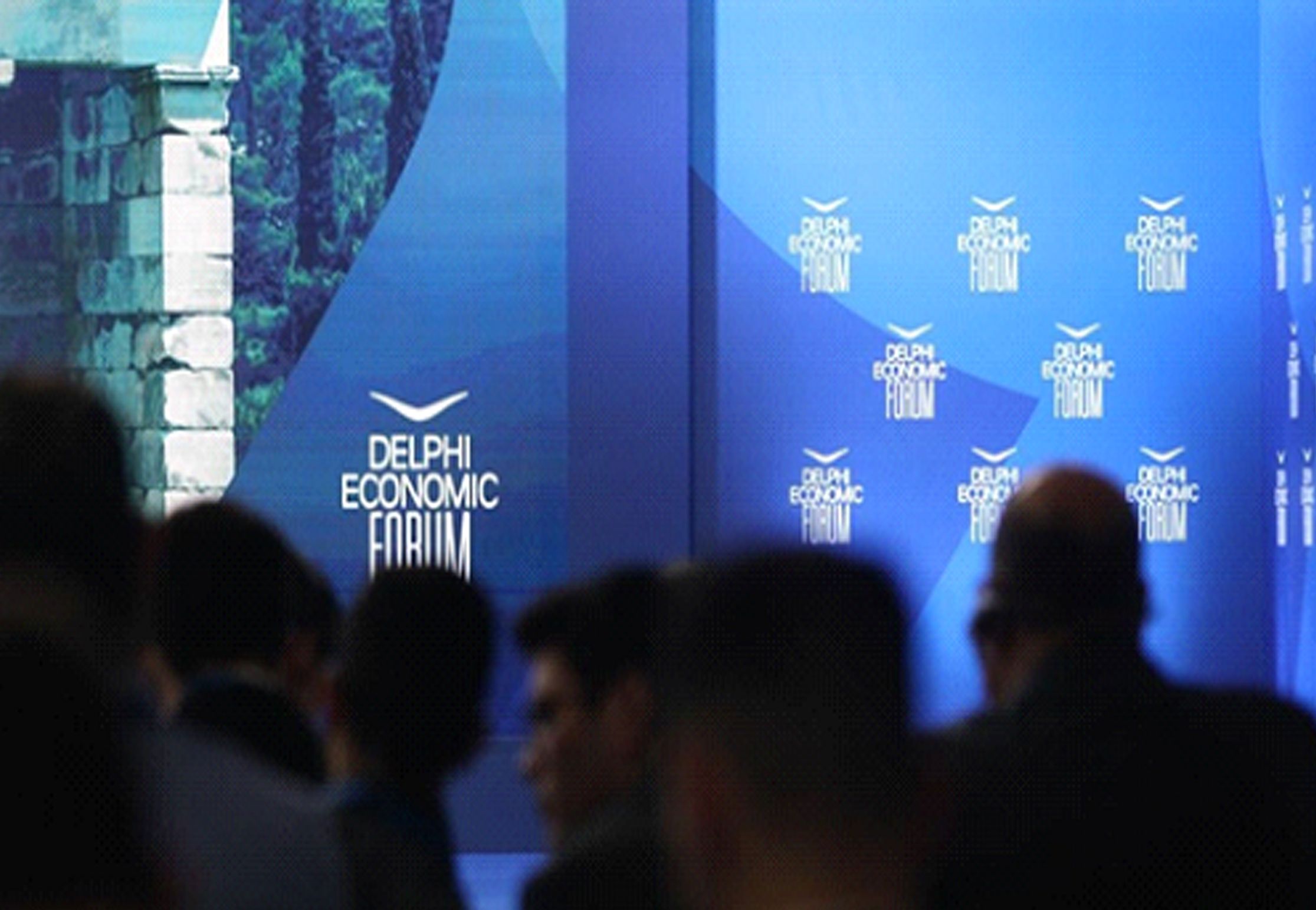 Ο ΦΑΥΛΟΣ ΚΥΚΛΟΣ ΤΗΣ ΕΙΚΟΝΙΚΗΣ ΑΡΙΣΤΕΙΑΣ