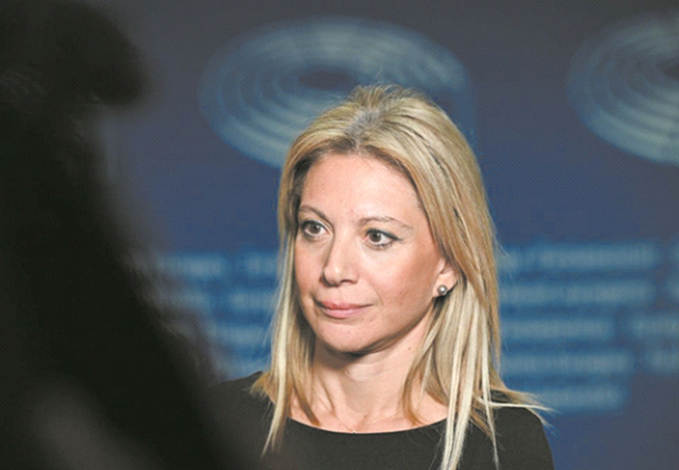 ΠΙΕΣΕΙΣ…
