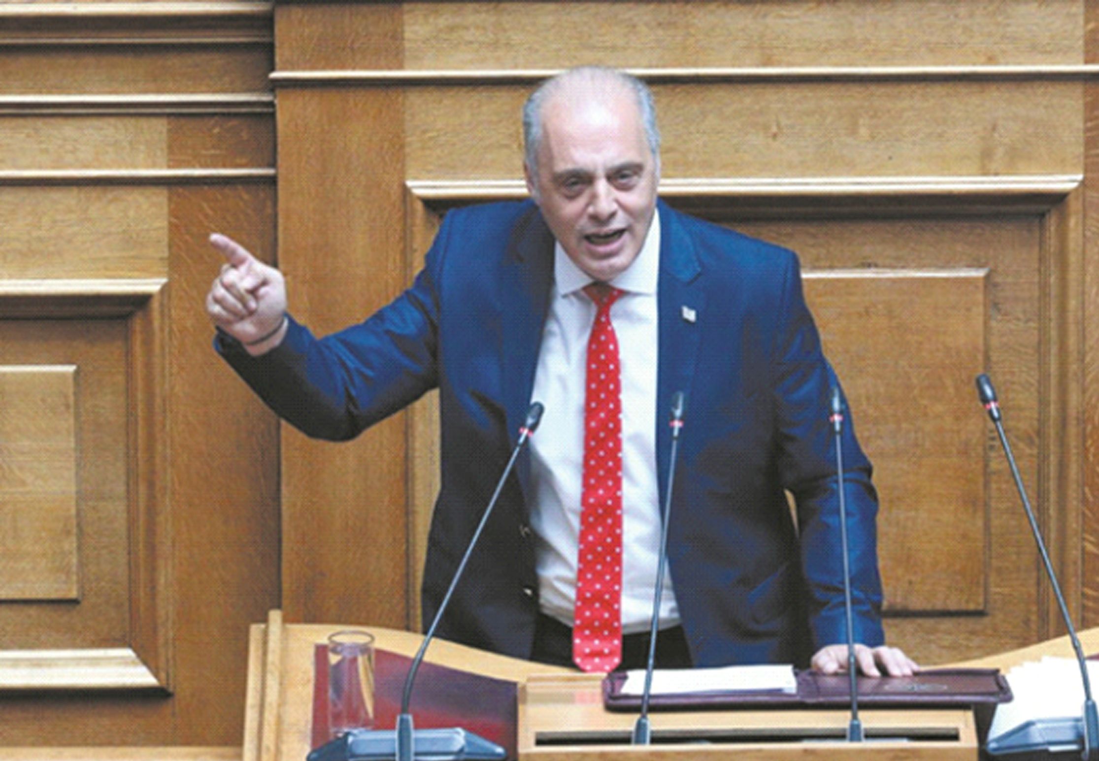 ΚΥΡΙΑΚΟΣ ΒΕΛΟΠΟΥΛΟΣ: ΦΙΑΣΚΟ ΣΤΟ ΕΠΙΔΟΜΑ ΕΝΟΙΚΙΟΥ