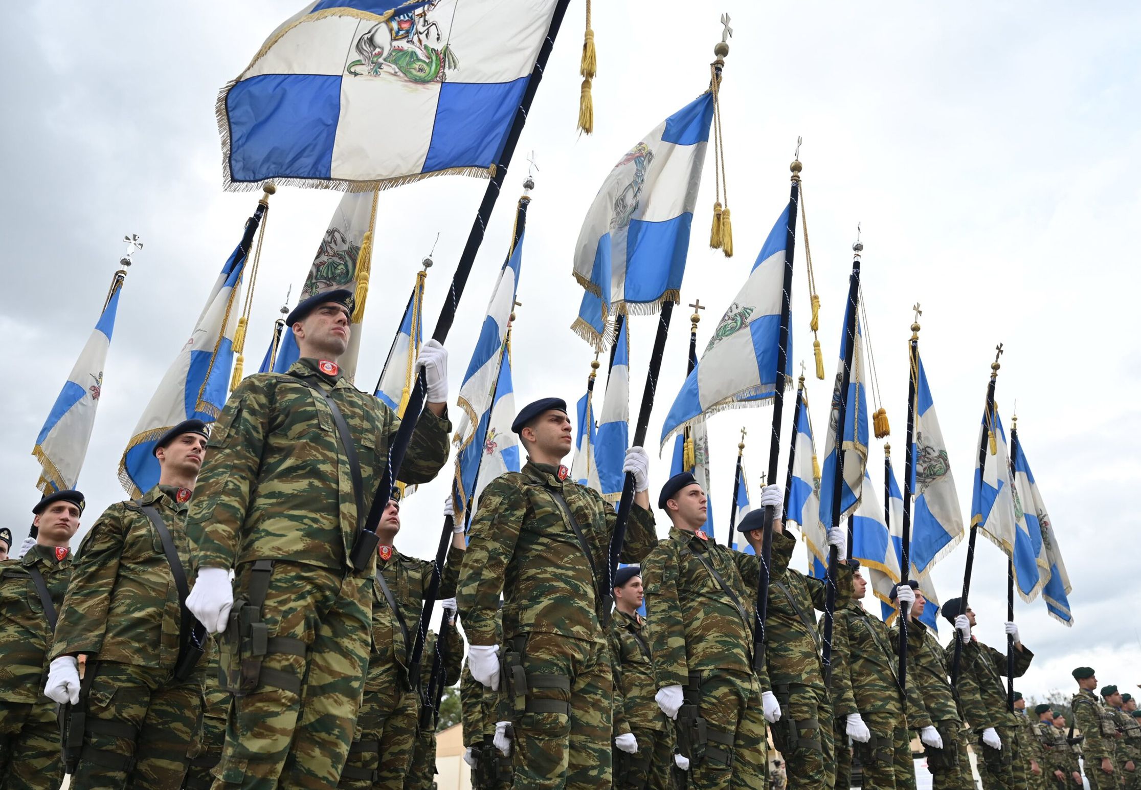 ΑΥΞΗΣΕΙΣ ΓΙΑ ΤΟΥΣ ΟΠΛΙΤΕΣ ΘΗΤΕΙΑΣ